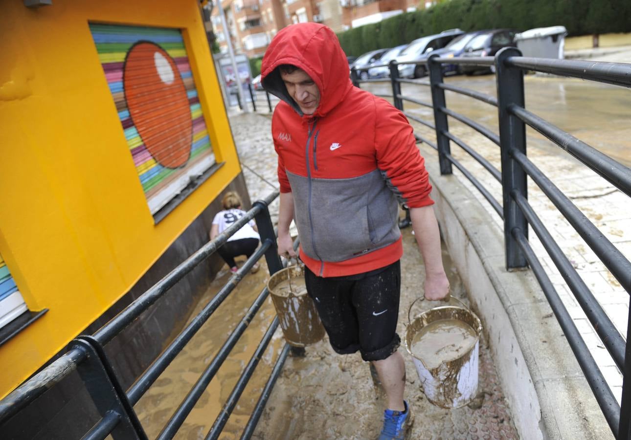 Una tormenta barre Málaga este domingo