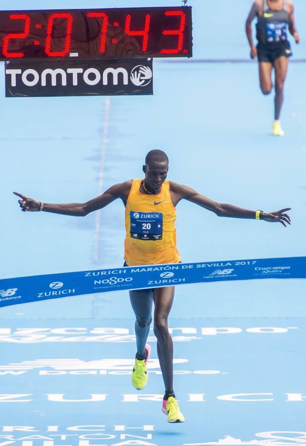 Las mejores imágenes del Zurich Maratón de Sevilla 2017