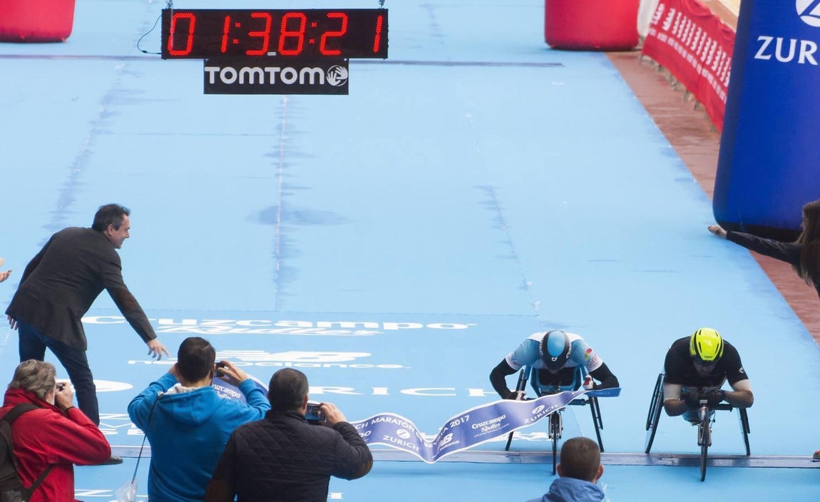 Las mejores imágenes del Zurich Maratón de Sevilla 2017