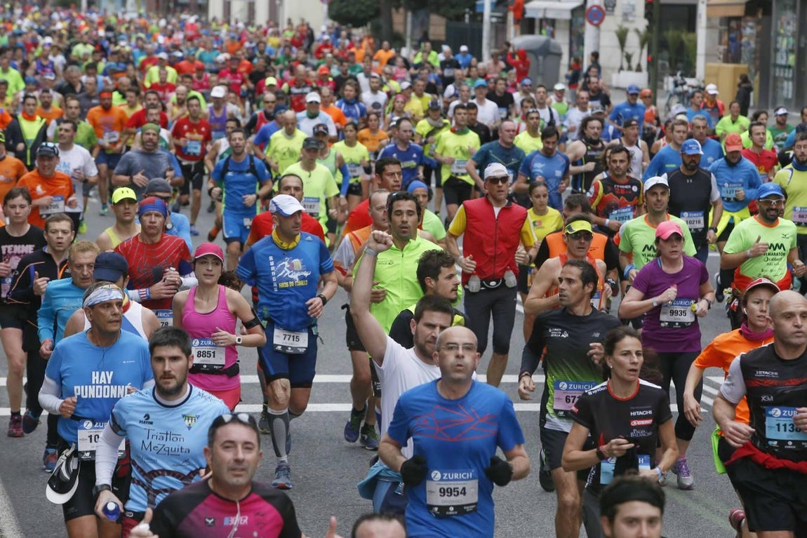 Las mejores imágenes del Zurich Maratón de Sevilla 2017