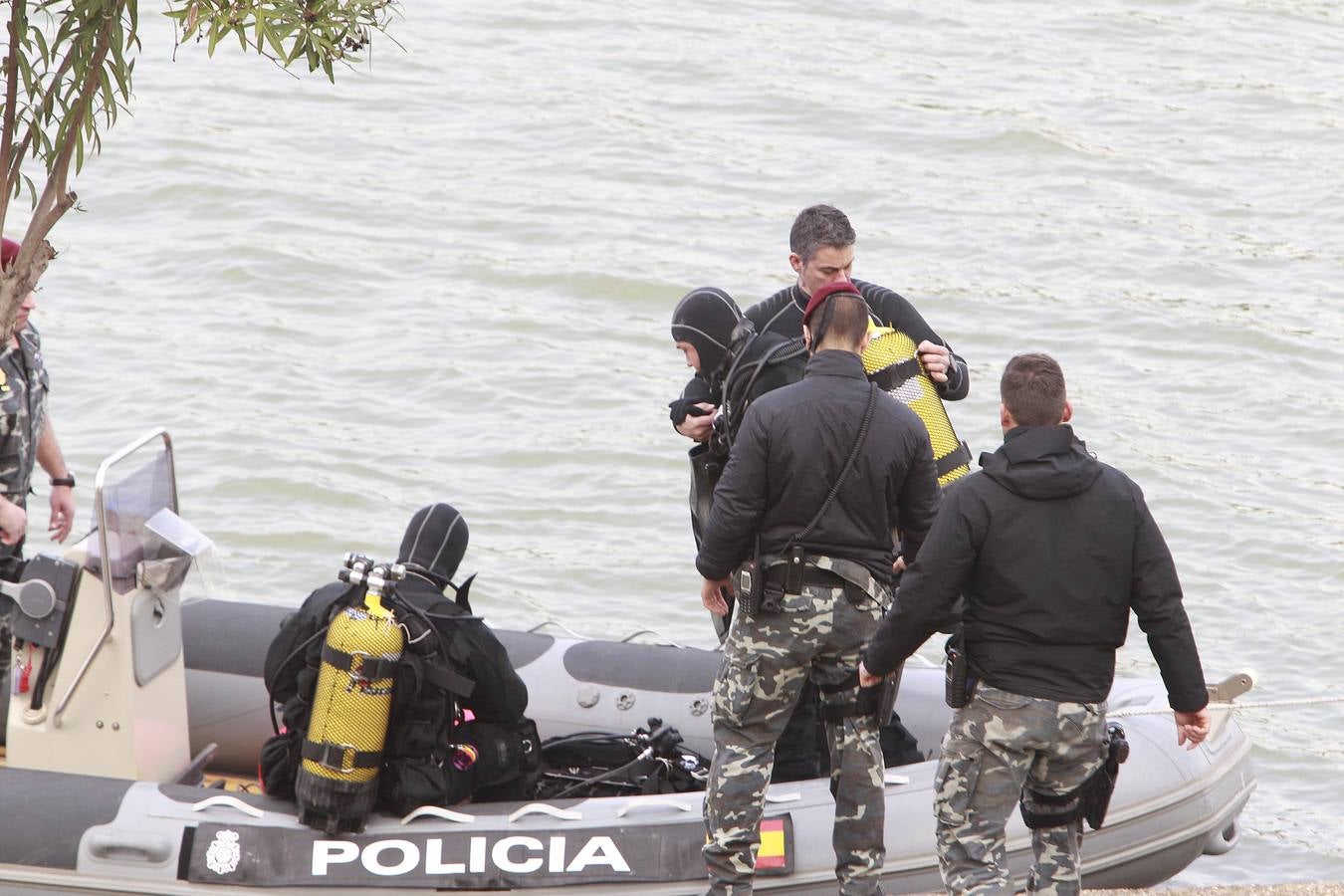 Sigue la nueva búsqueda de los restos de Marta del Castillo en el Guadalquivir