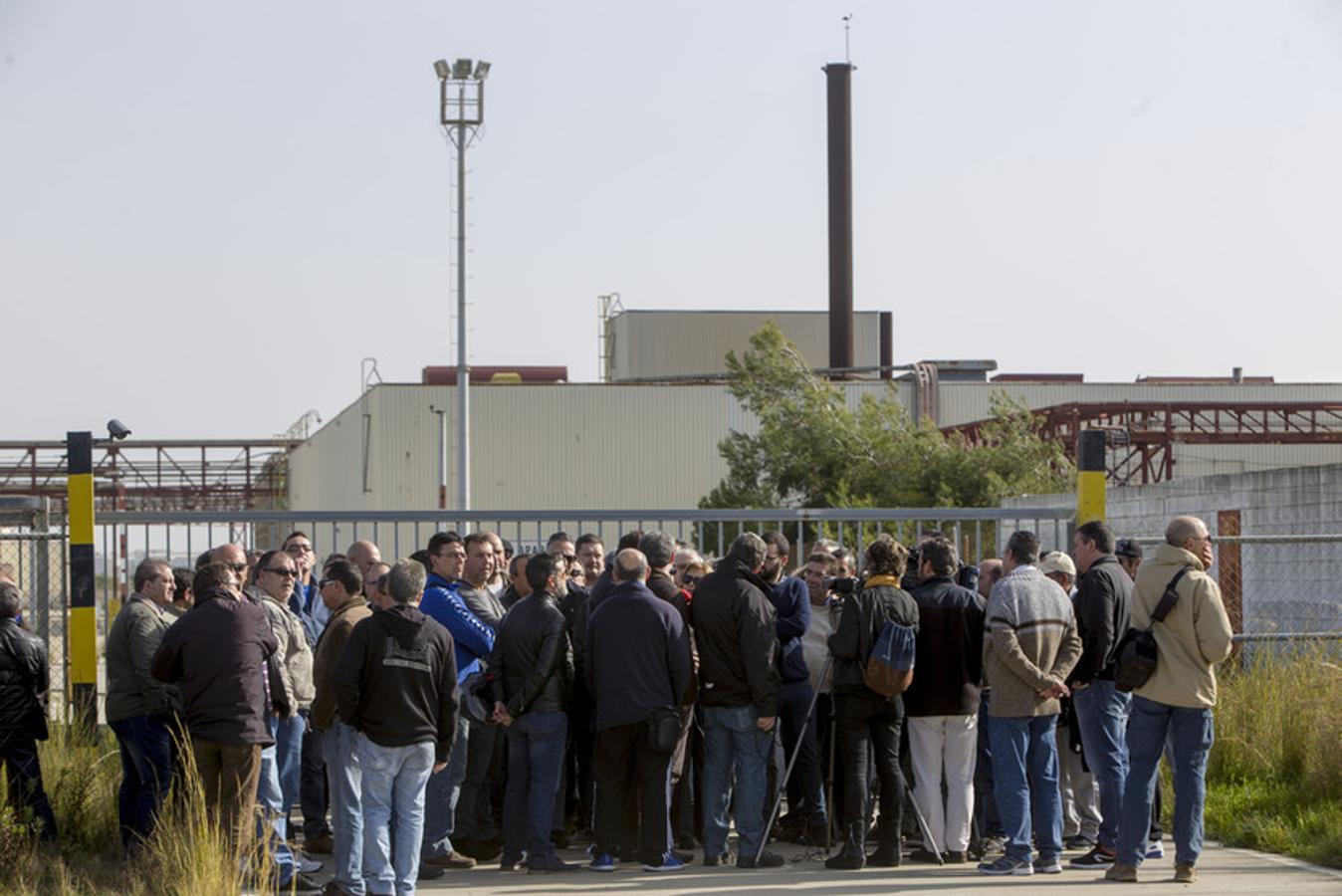 Los extrabajadores se concentran en las puertas de Delphi en el décimo aniversario del cierre