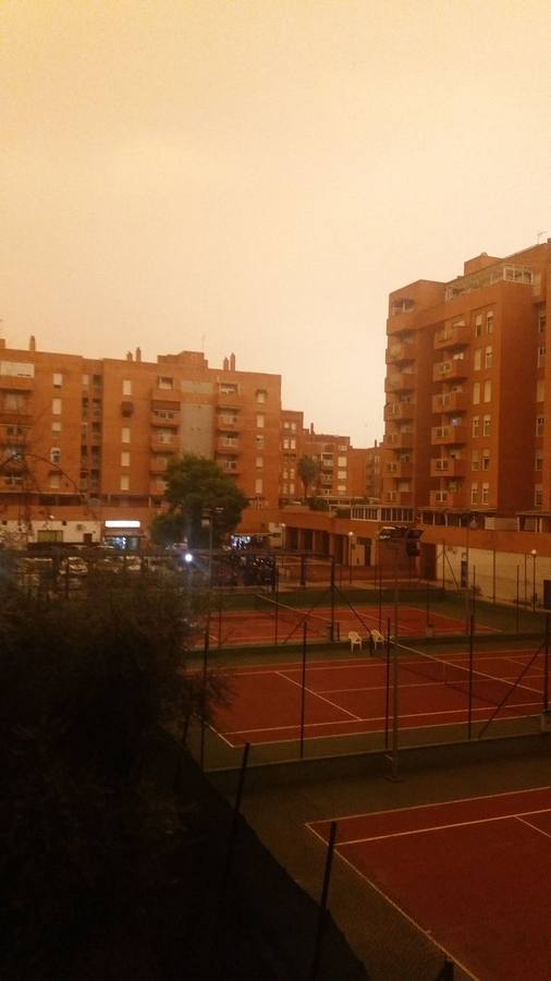 La lluvia de barro sobre Sevilla según los lectores de ABC