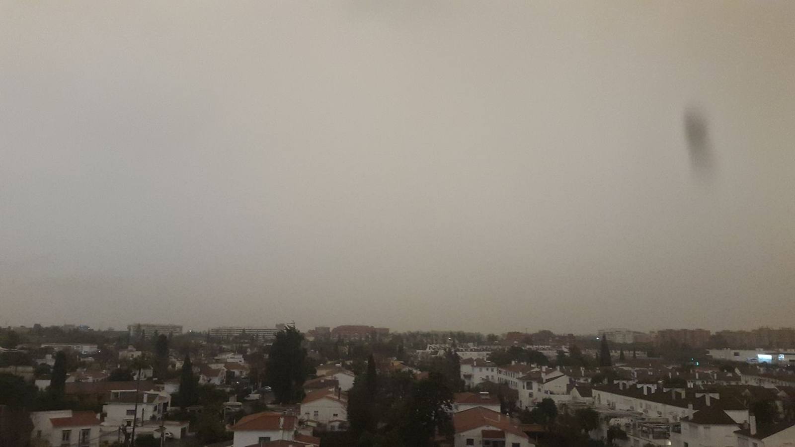 La lluvia de barro sobre Sevilla según los lectores de ABC