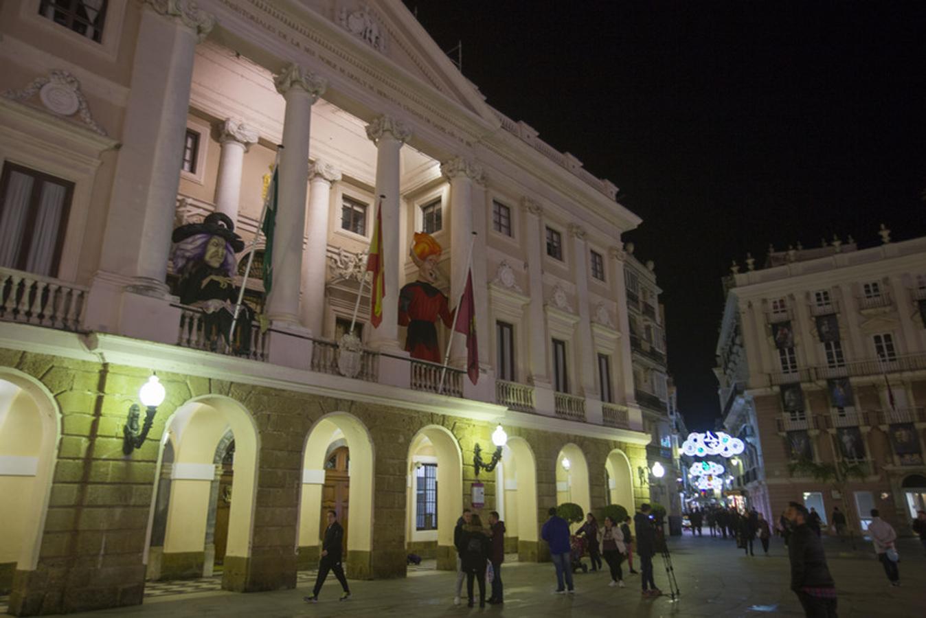 Fotos: Así es la iluminación de Carnaval de Cádiz 2017