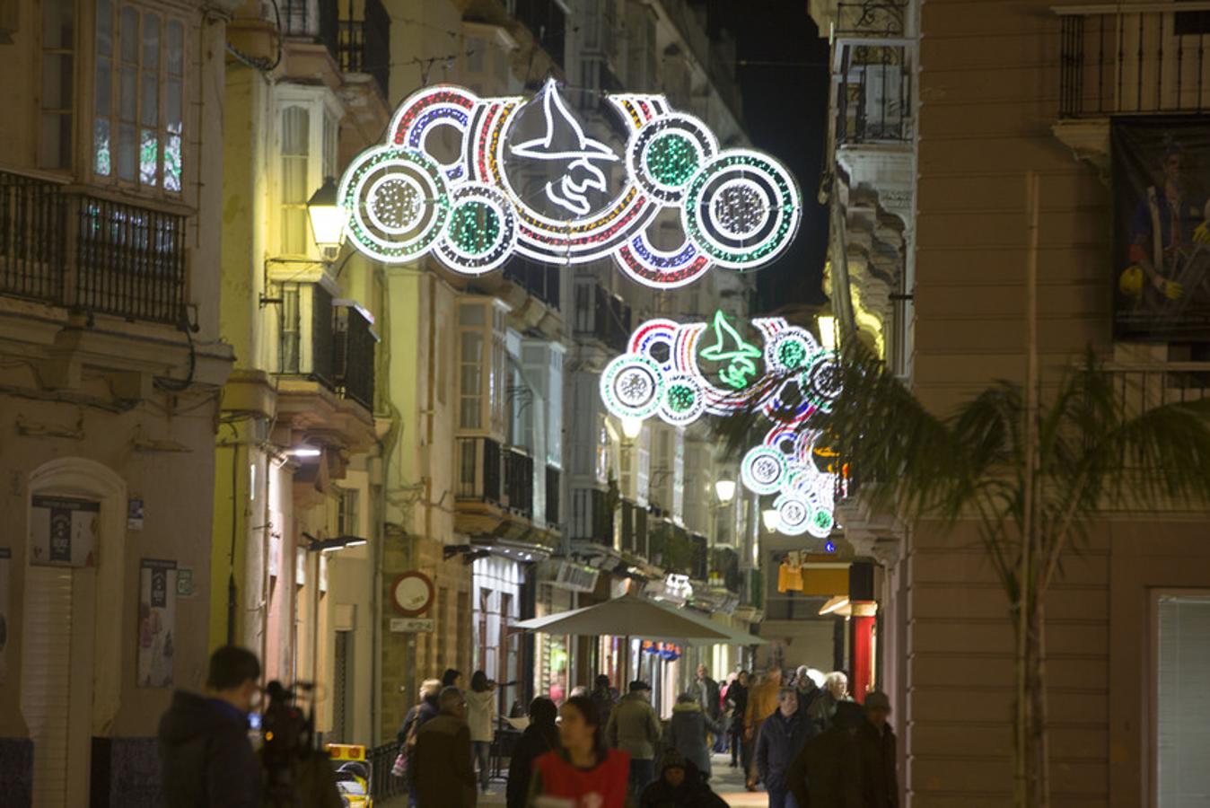 Fotos: Así es la iluminación de Carnaval de Cádiz 2017