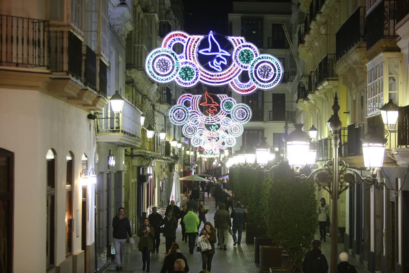 Fotos: Así es la iluminación de Carnaval de Cádiz 2017