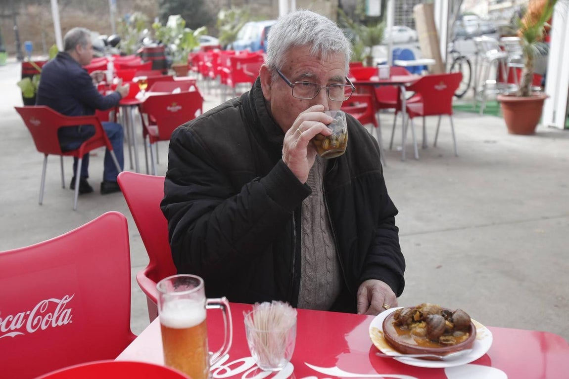 El arranque de los puestos de caracoles, en imágenes
