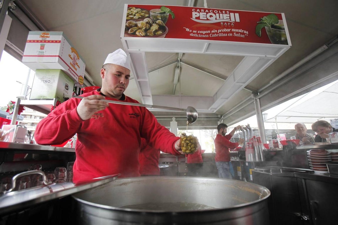 El arranque de los puestos de caracoles, en imágenes