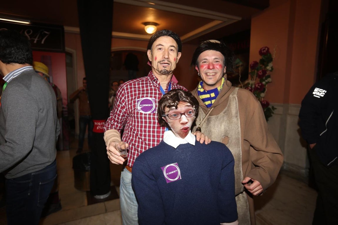 Así han ido los políticos gaditanos a la final del Falla