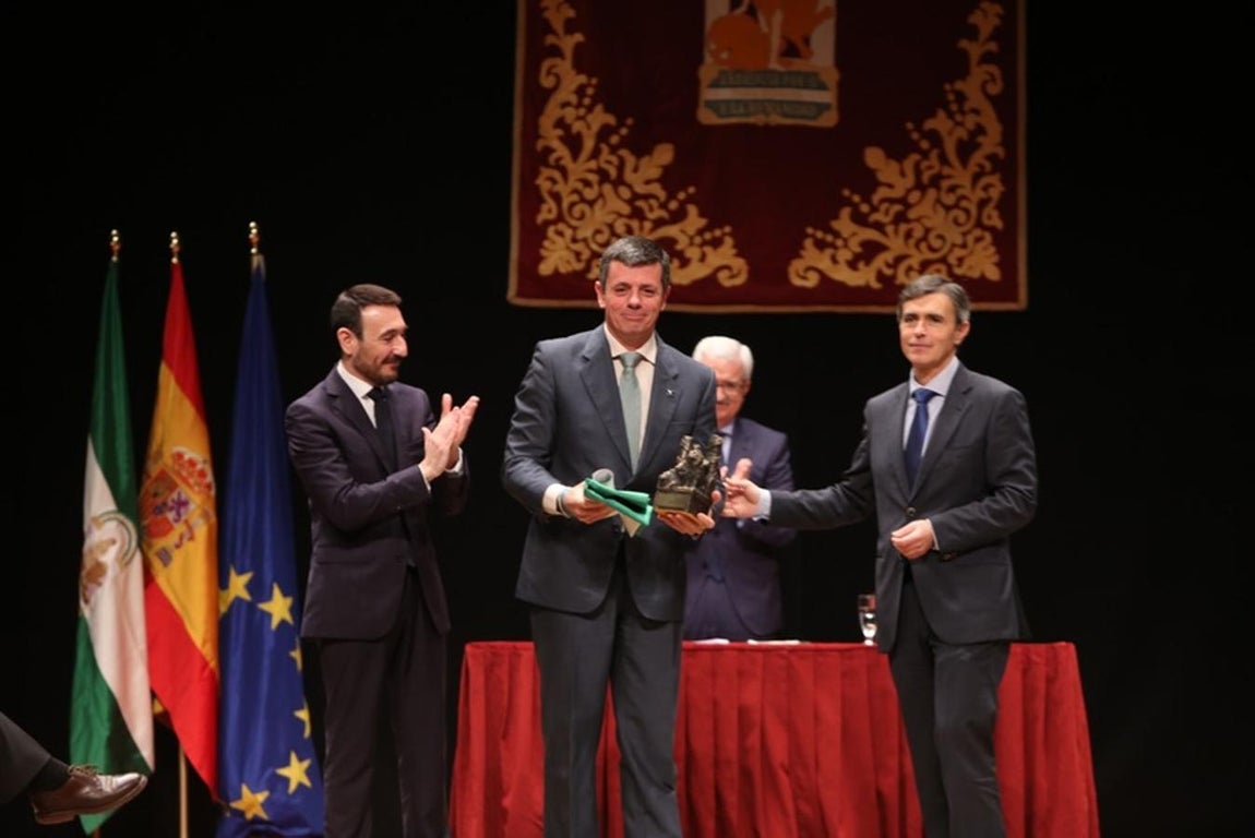 Entrega de Medallas por el Día de Andalucía en el Teatro Muñoz Seca