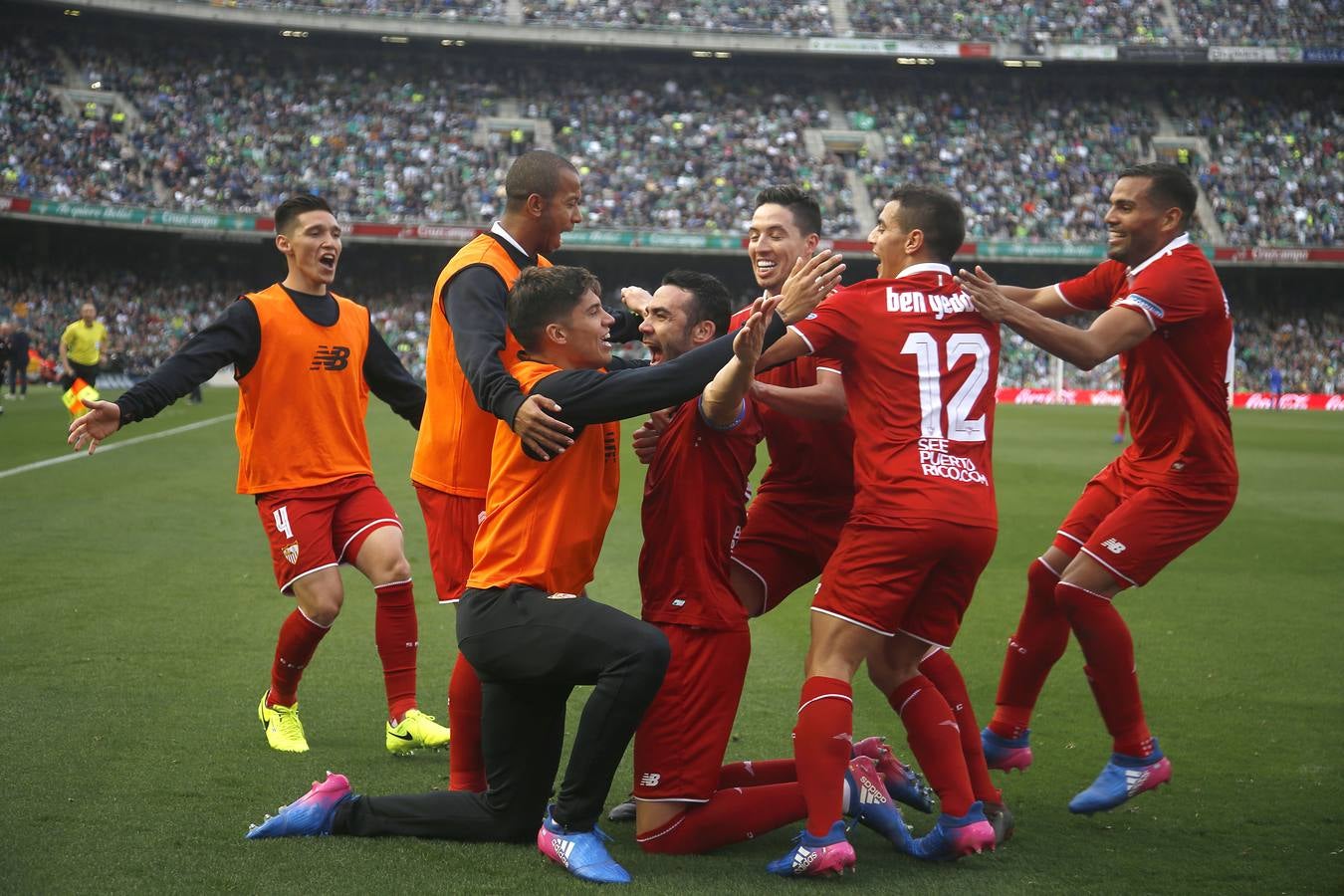 El Sevilla se queda con los tres puntos en el Villamarín, en imágenes