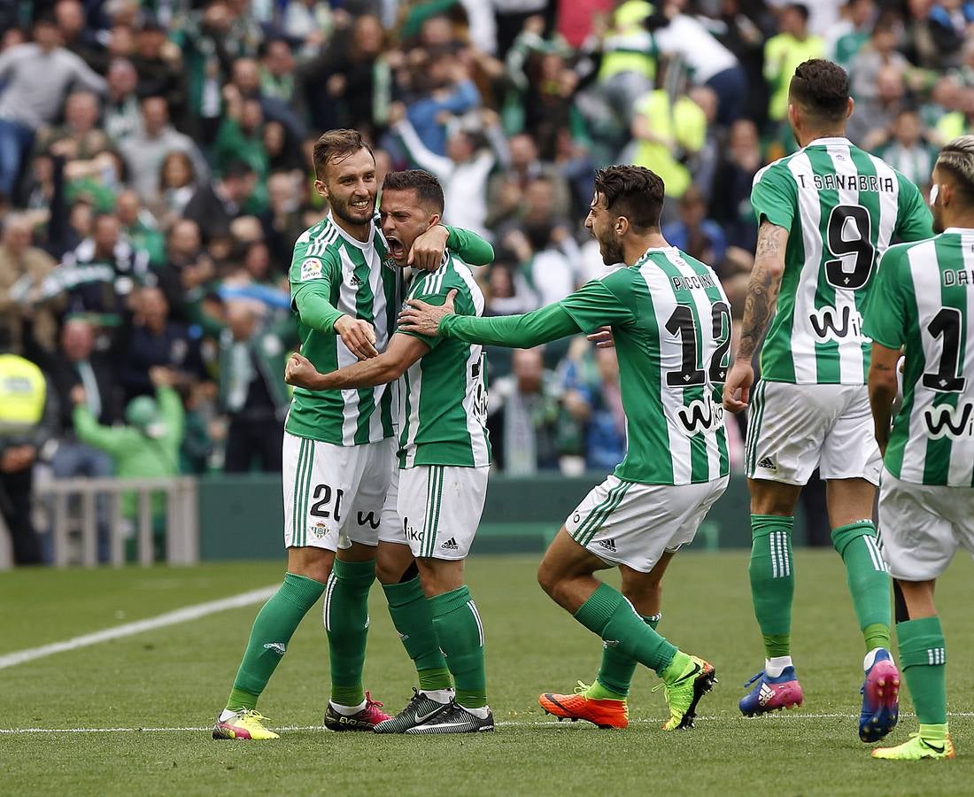 El Sevilla se queda con los tres puntos en el Villamarín, en imágenes