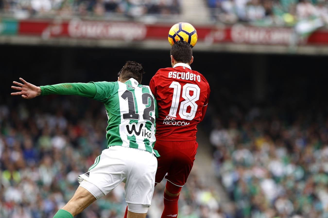 El Sevilla se queda con los tres puntos en el Villamarín, en imágenes