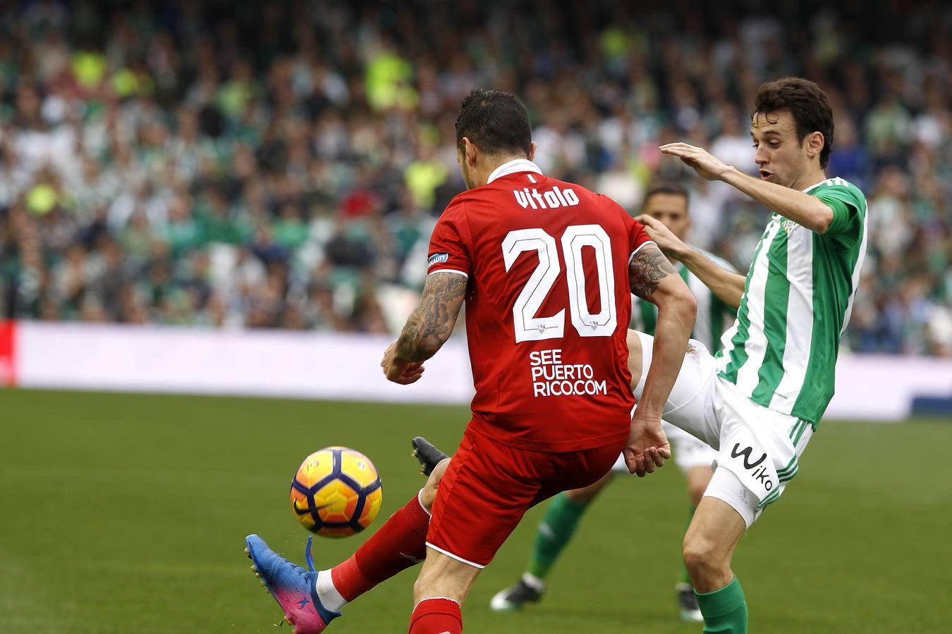 El Sevilla se queda con los tres puntos en el Villamarín, en imágenes