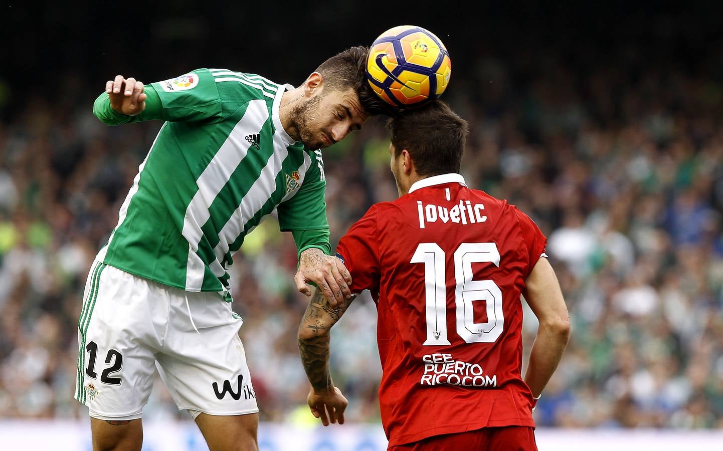 El Sevilla se queda con los tres puntos en el Villamarín, en imágenes