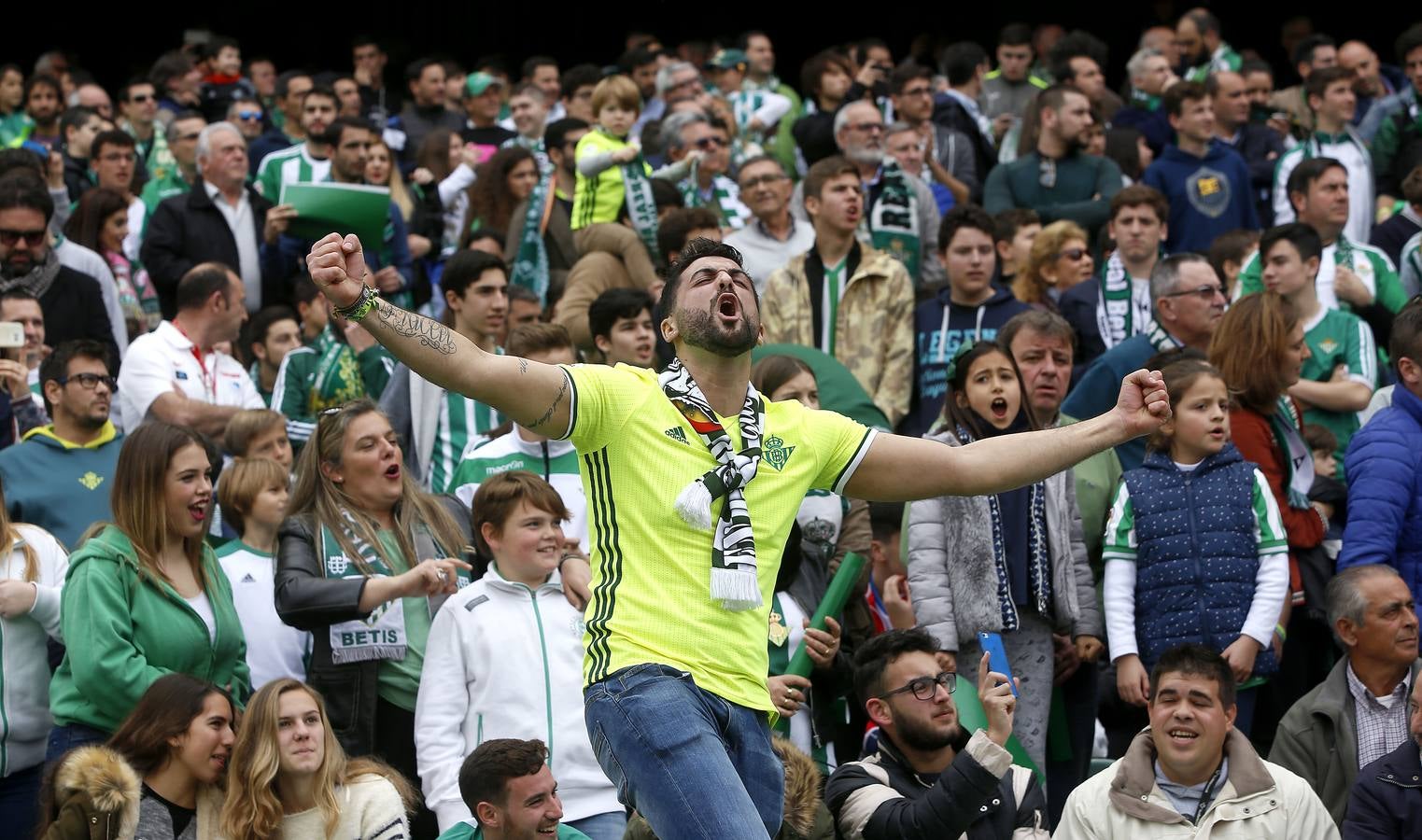 El Sevilla se queda con los tres puntos en el Villamarín, en imágenes