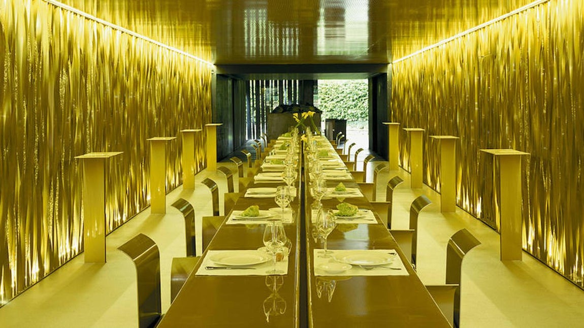 Comedor principal del restaurante Les Cols, en Olot (Gerona).. 