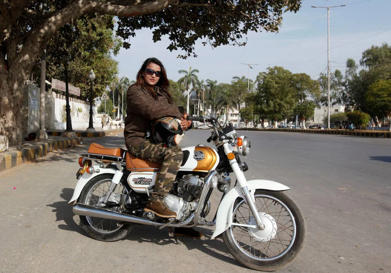 Mehwish Ekhlaque (26), Karachi (Pakistán). Entrenadora de motociclismo