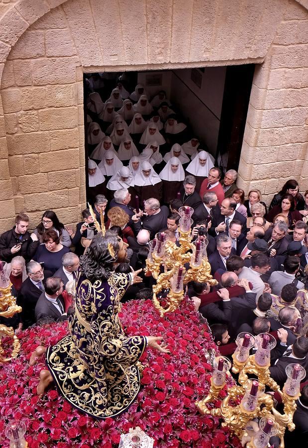 Las mejores imágenes del Via Crucis de las Cofradías