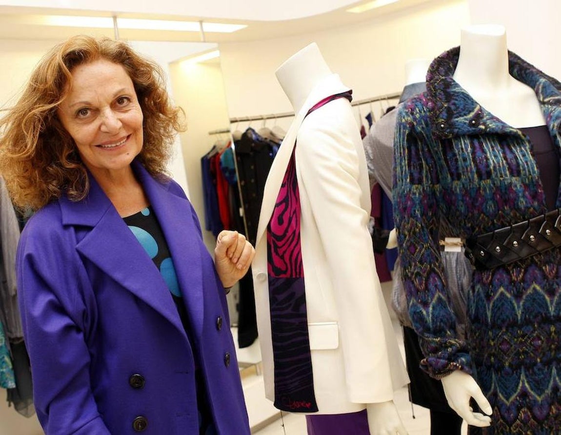 Diane Von Furstenberg. La diseñadora ha dedicado toda su carrera al concepto del poder de la mujer en el mundo de la moda. «Usar un vestido y sentirse orgullosa de ser mujer». Ha fundado los premios DVF, que reconocen a aquellas mujeres que han hecho un impacto positivo en el mundo a traés del liderazgo, la filantropía y el trabajo duro.