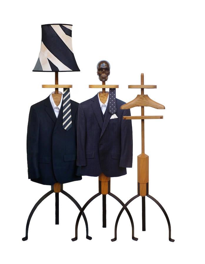 Gentleman’s Valet Company. Estos tres modelos de Gentleman’s Valet Company (gentlemansvaletcompany.co.uk) aúnan funcionalidad, estética y humor. La idea de la lámpara es sencillamente genial. Desde 3.000 €.