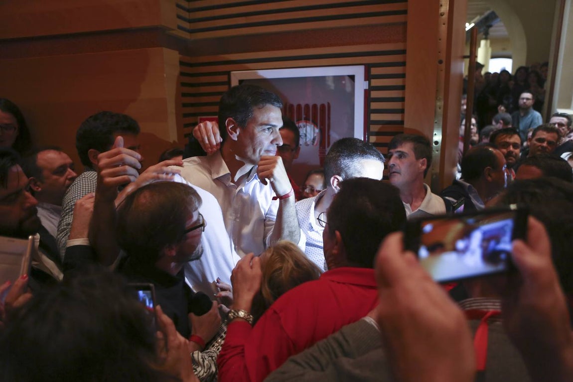 Pedro Sánchez encandila en Cádiz