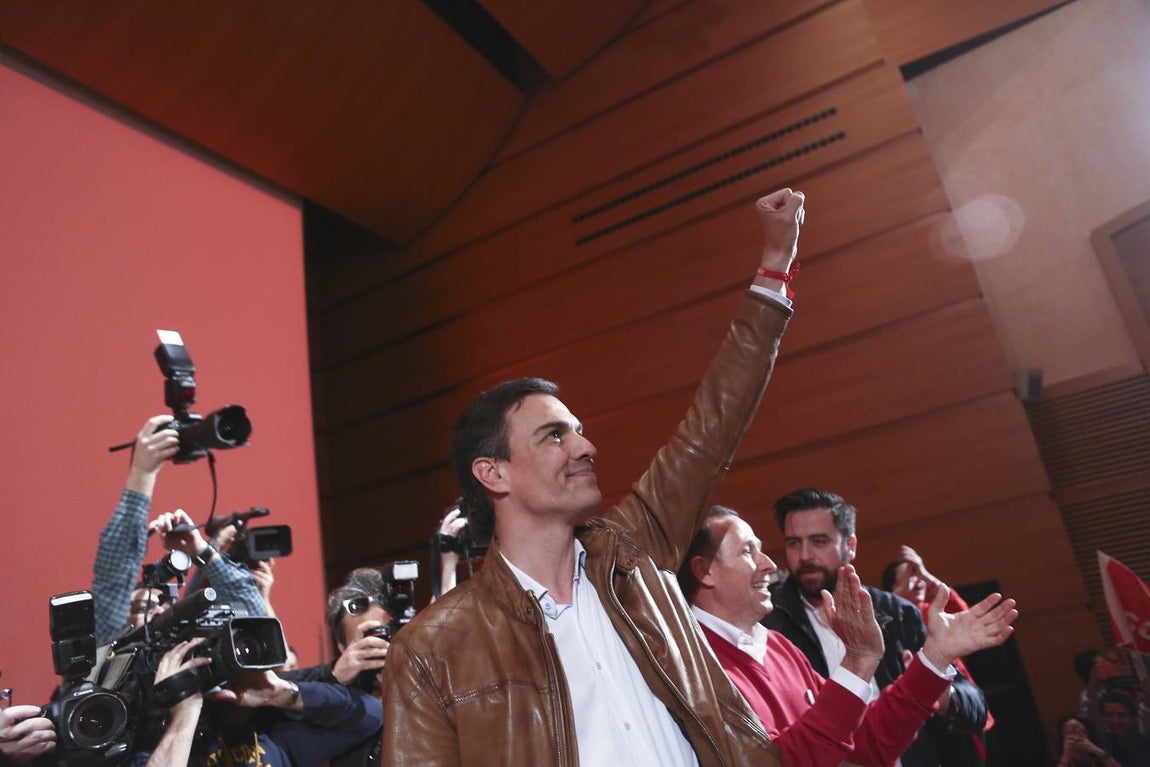 Pedro Sánchez encandila en Cádiz
