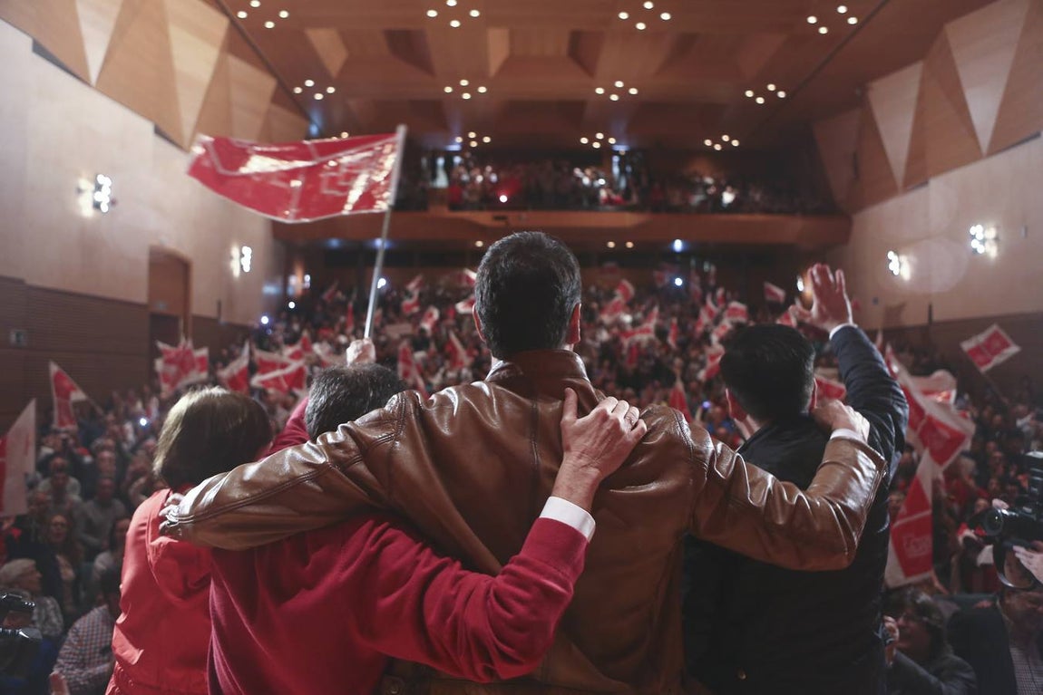 Pedro Sánchez encandila en Cádiz