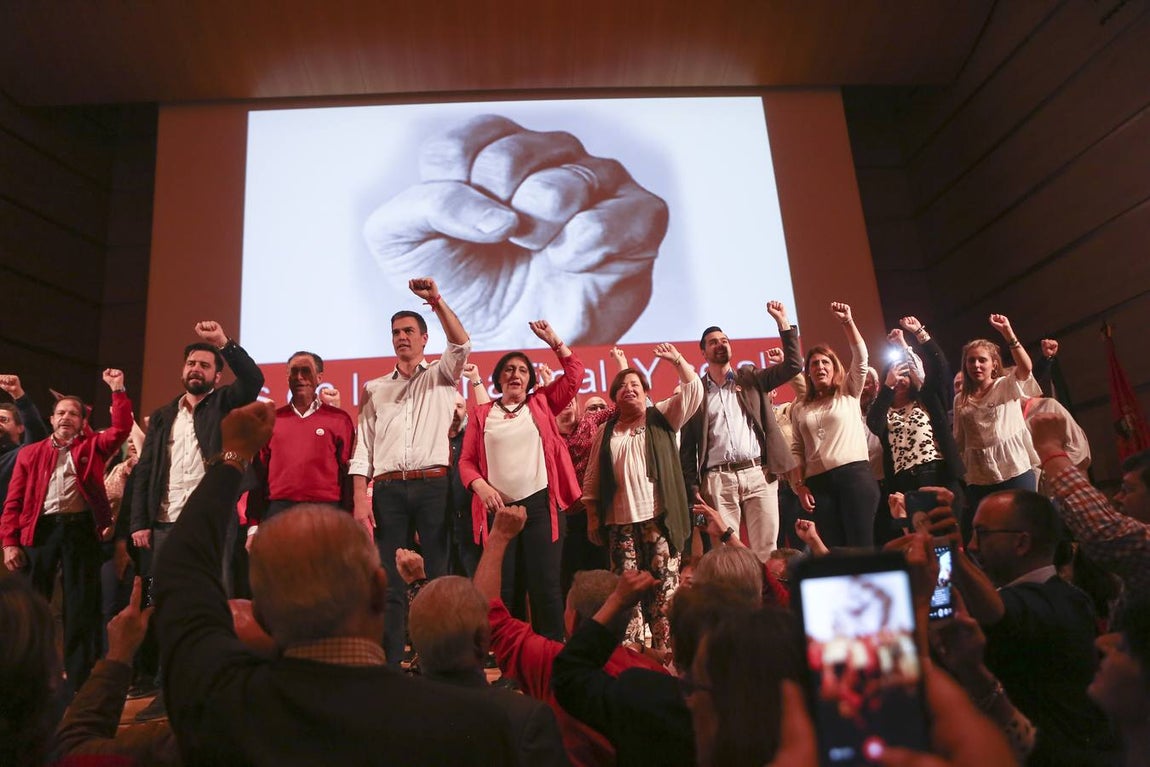 Pedro Sánchez encandila en Cádiz