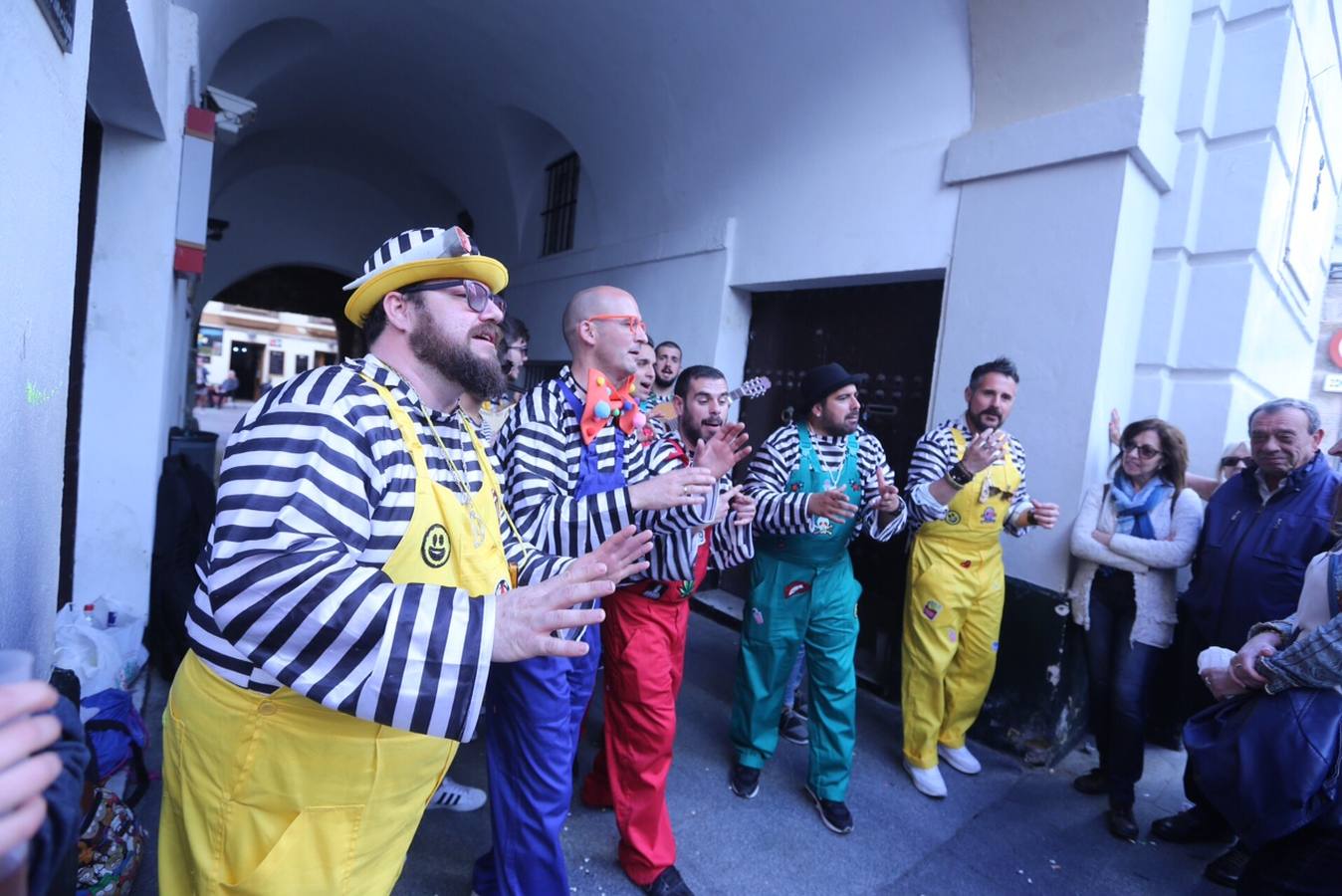 El Carnaval Chiquito llena las calles del centro de Cádiz