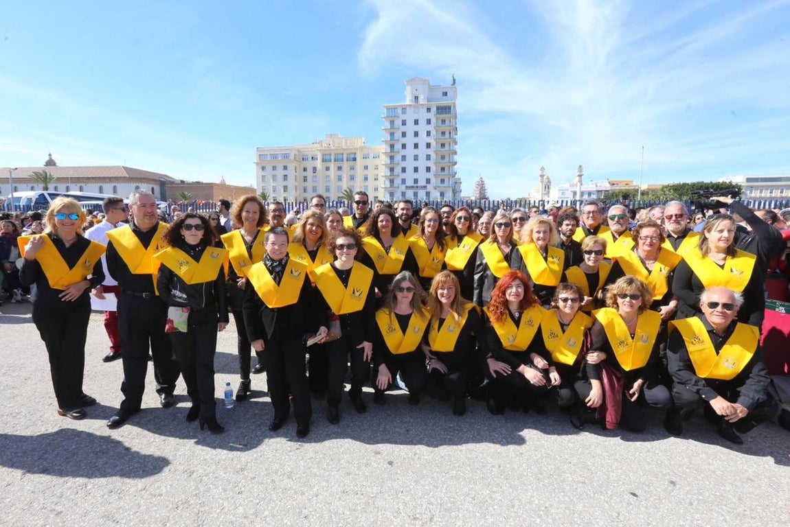 Cádiz despide al buque &#039;Juan Sebastián Elcano&#039;