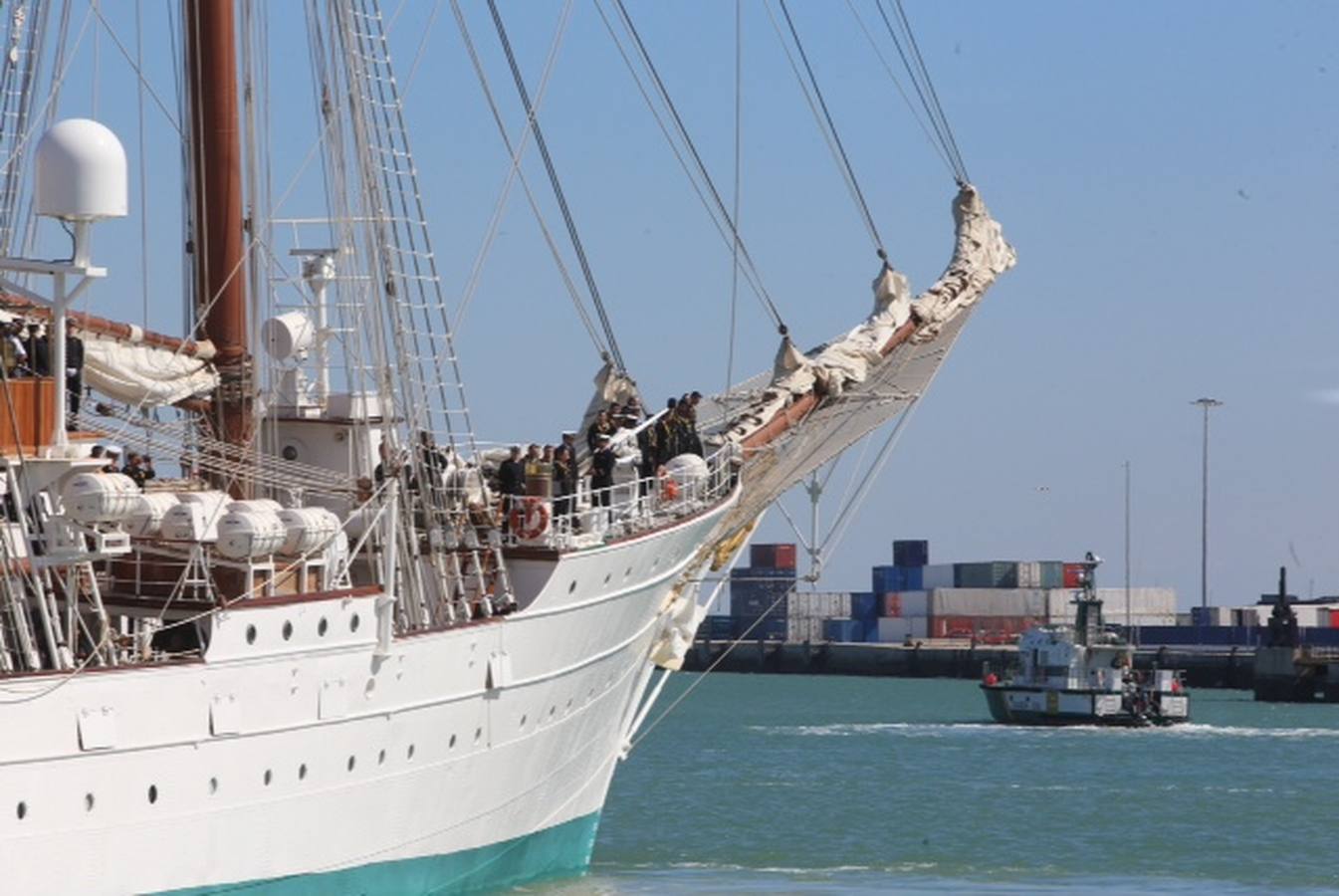 Cádiz despide al buque &#039;Juan Sebastián Elcano&#039;