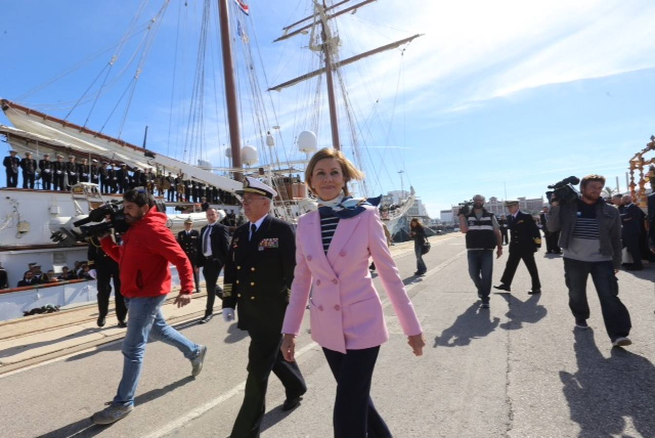 Cádiz despide al buque &#039;Juan Sebastián Elcano&#039;