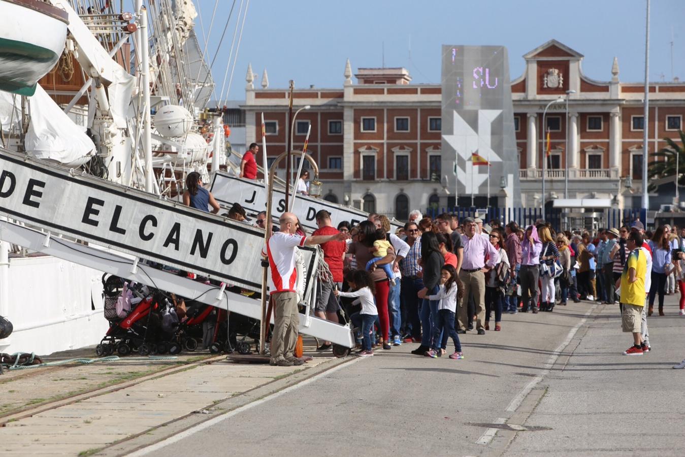 Jornadas de puertas abiertas del Juan Sebastián Elcano en Cádiz