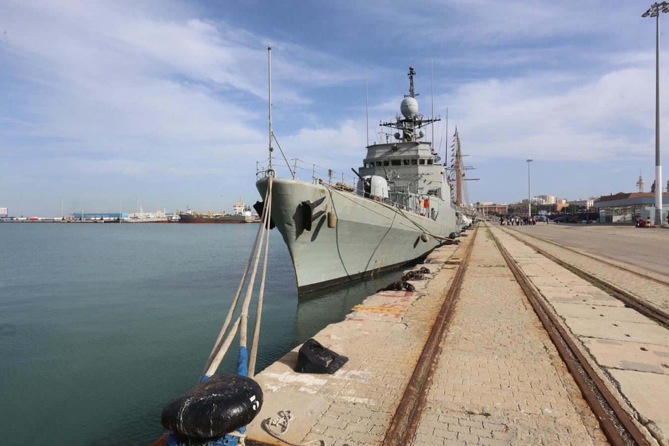 Jornadas de puertas abiertas del Juan Sebastián Elcano en Cádiz