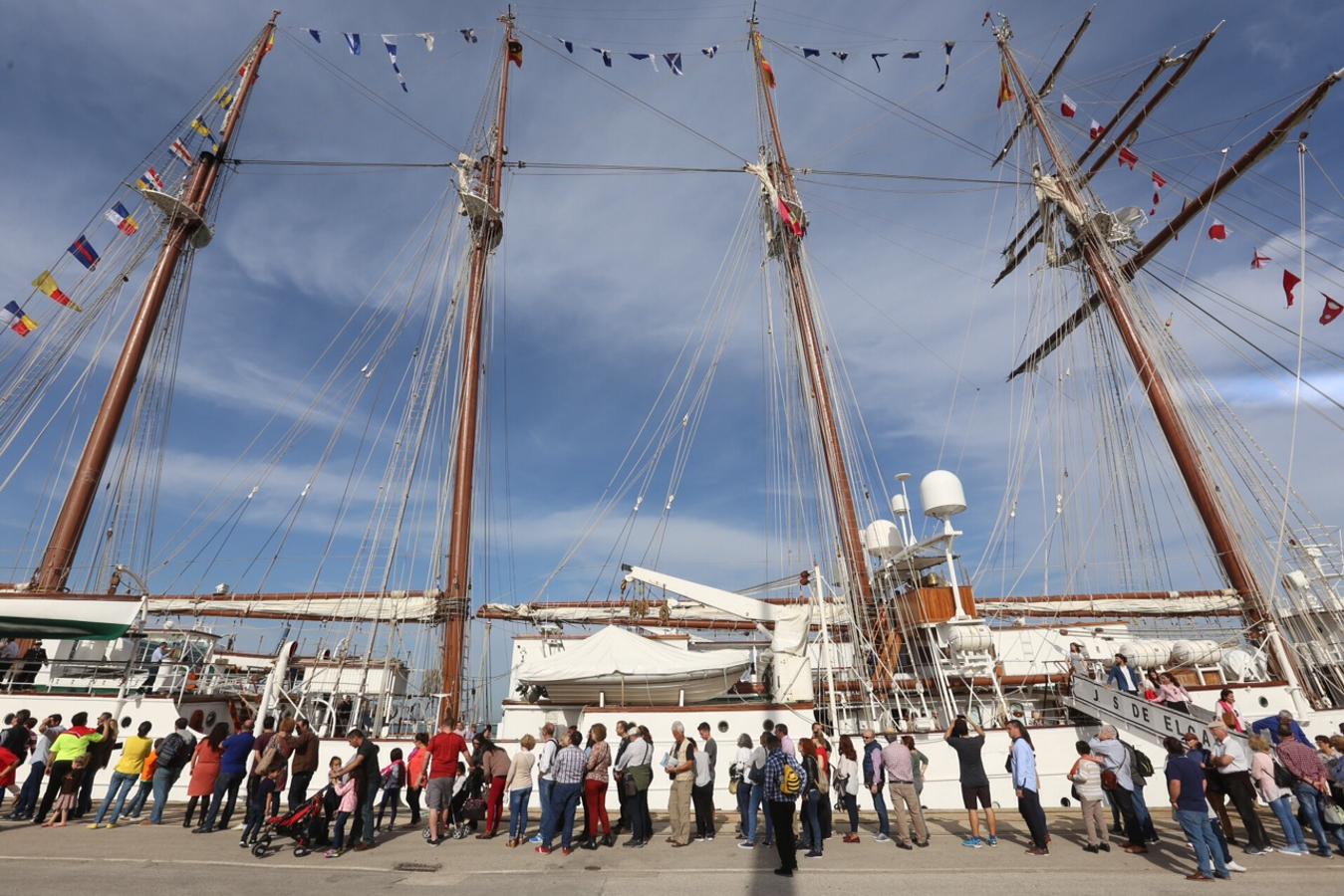 Jornadas de puertas abiertas del Juan Sebastián Elcano en Cádiz