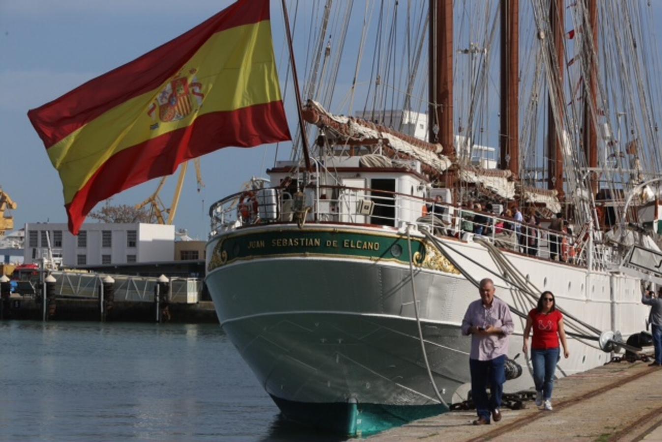 Jornadas de puertas abiertas del Juan Sebastián Elcano en Cádiz