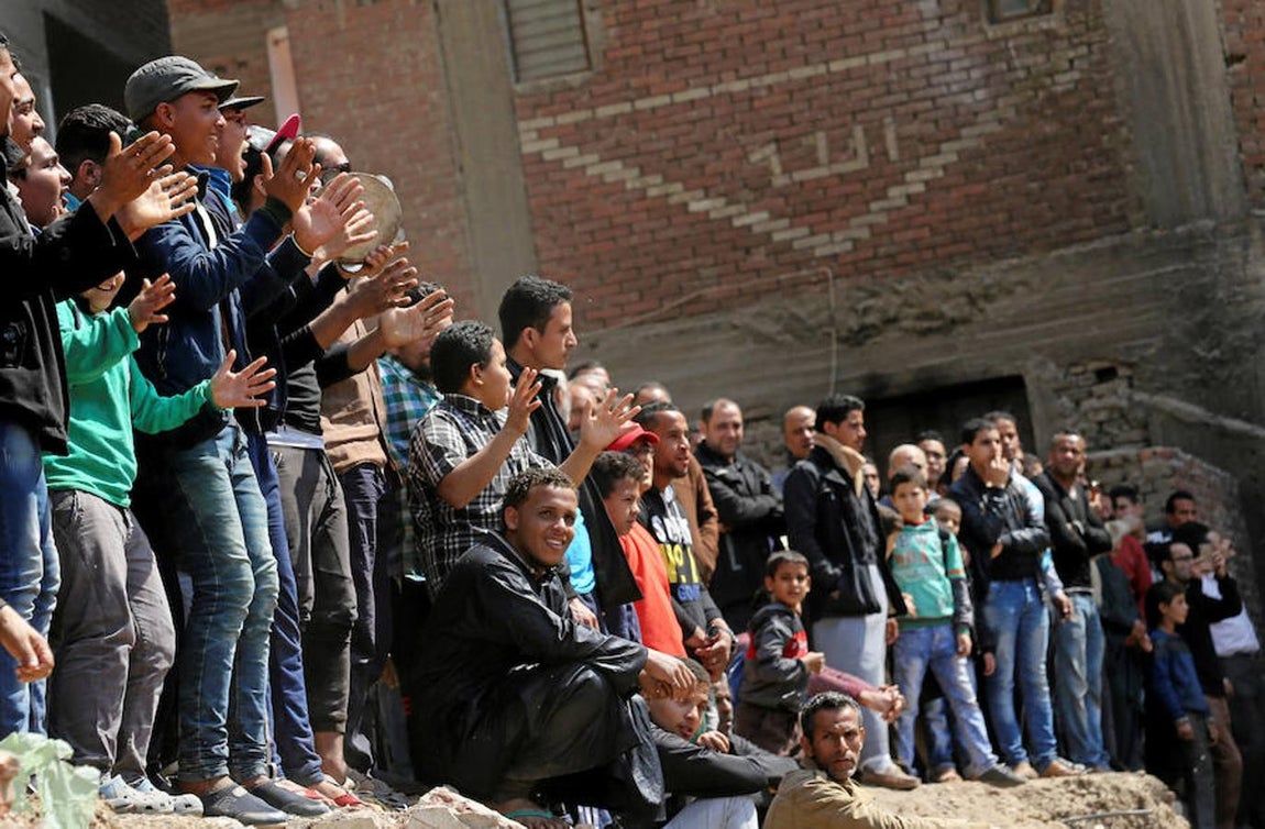 Este descubrimiento puede aportar un hilo de esperanza para las generaciones que conviven y se apilan en las viviendas de este popular distrito.. 