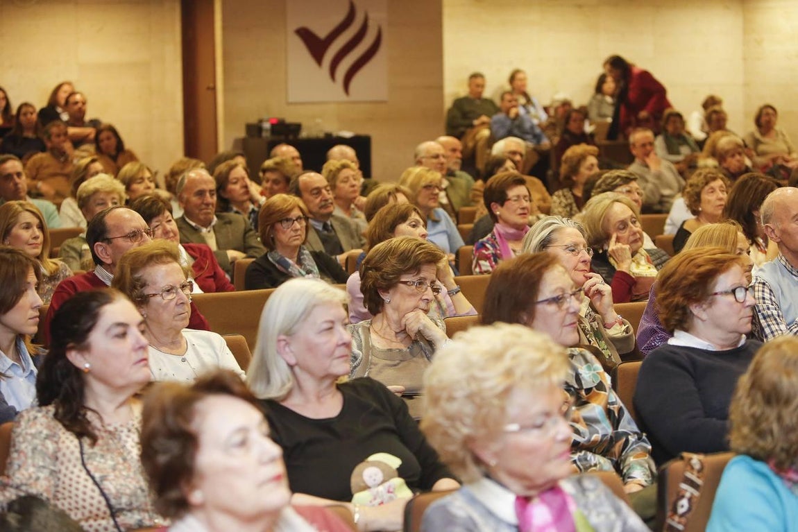 La presencia de Carmen Posadas en el Foro Cultural de ABC, en imágenes
