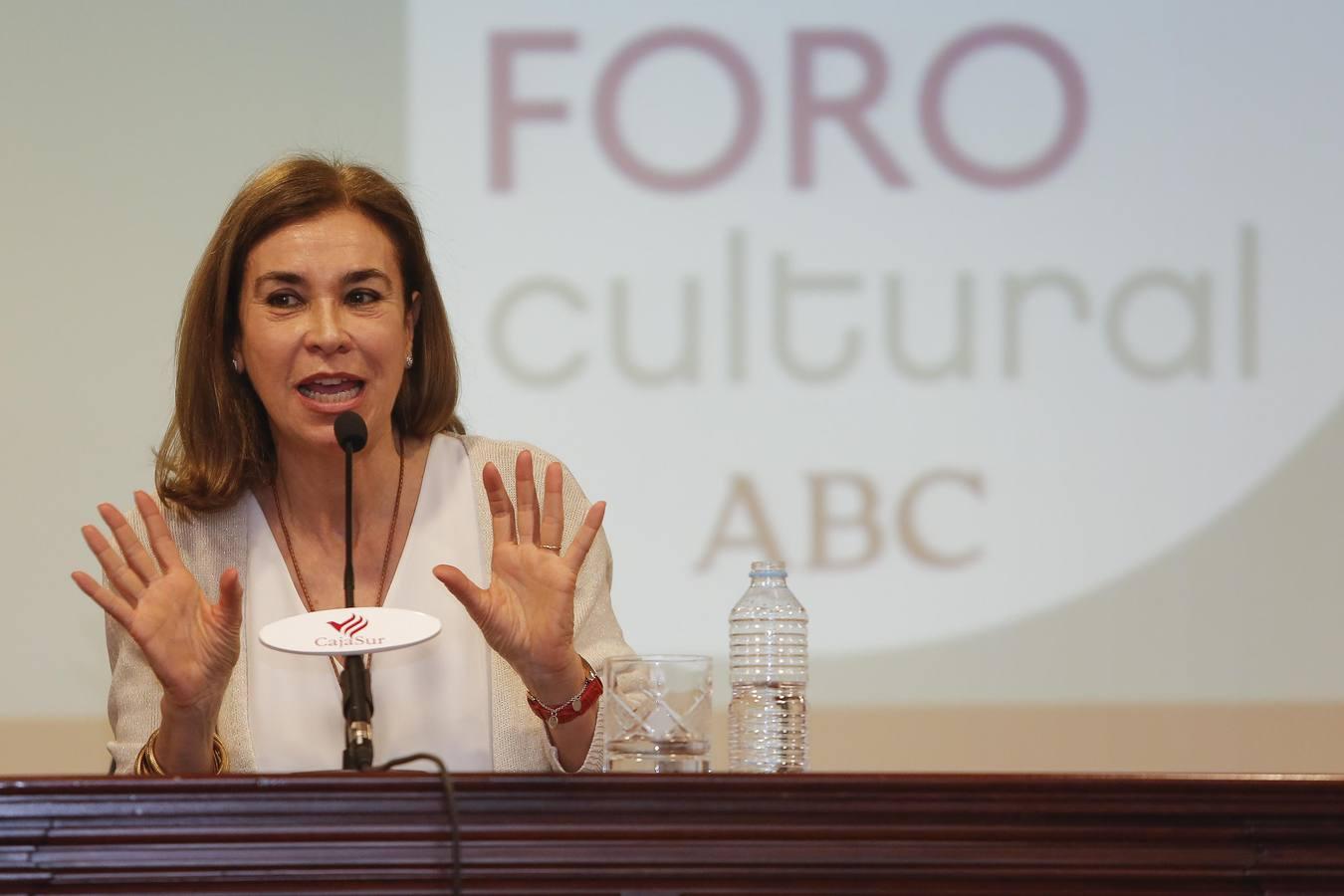 La presencia de Carmen Posadas en el Foro Cultural de ABC, en imágenes