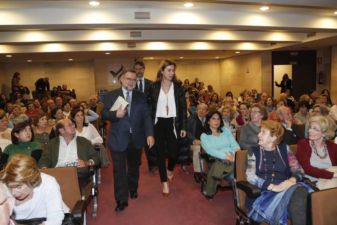 La presencia de Carmen Posadas en el Foro Cultural de ABC, en imágenes