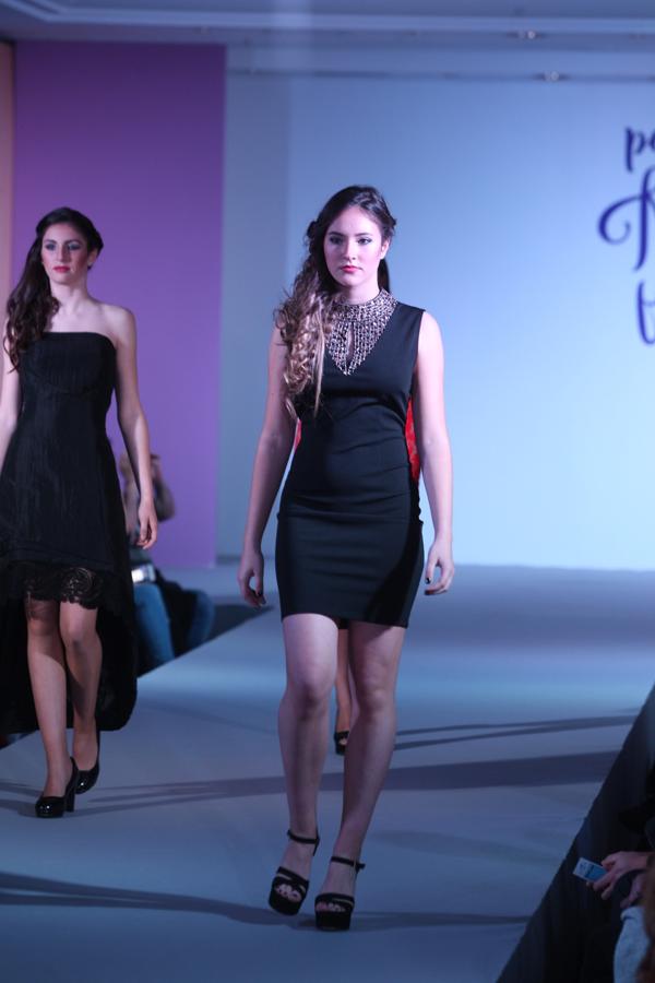 VI Pasarela solidaria moda fiesta en Bahía Sur