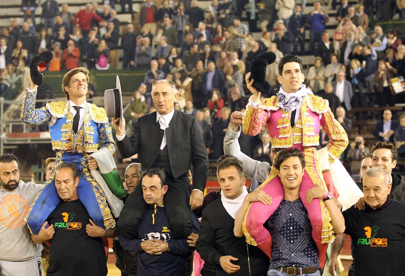 López Simón indulta a «Pasmoso», el último toro de la Feria de Fallas