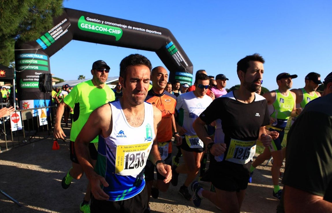 Fotos: Búscate en el Maratón Bahía de Cádiz Toruños-Algaida