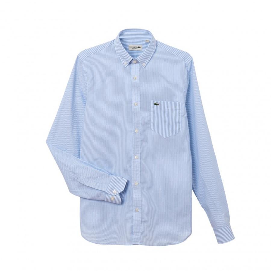 3. Cuadros vs. Rayas. En camisas no hay que escatimar, pero si de básicas imprescindibles hablamos, tras la blanca debemos añadir rayas o cuadros, dos estampados igual de infalibles y atemporales. Camisa Panamá de rayas (110€)