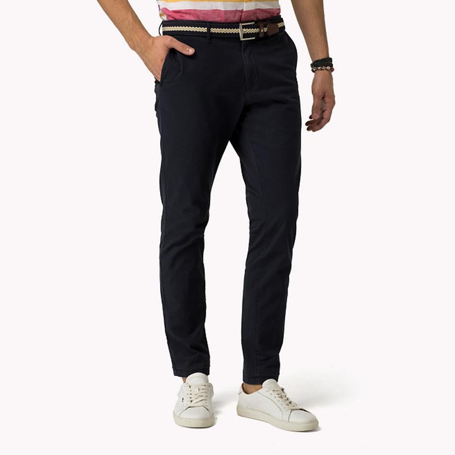 Chinos en color azul marino (99€)