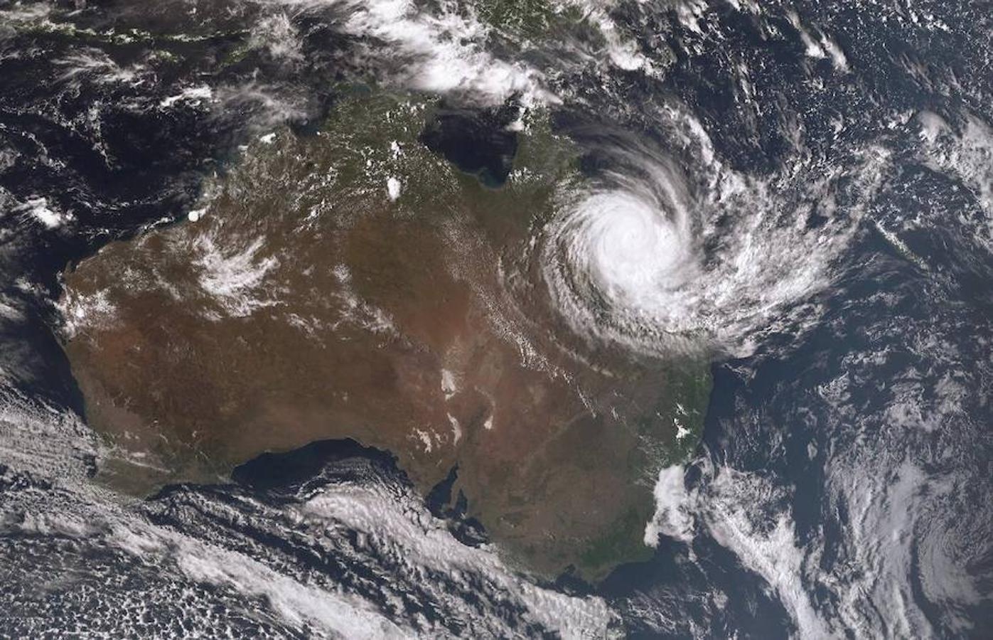 El rastro del ciclón Debbie en Australia