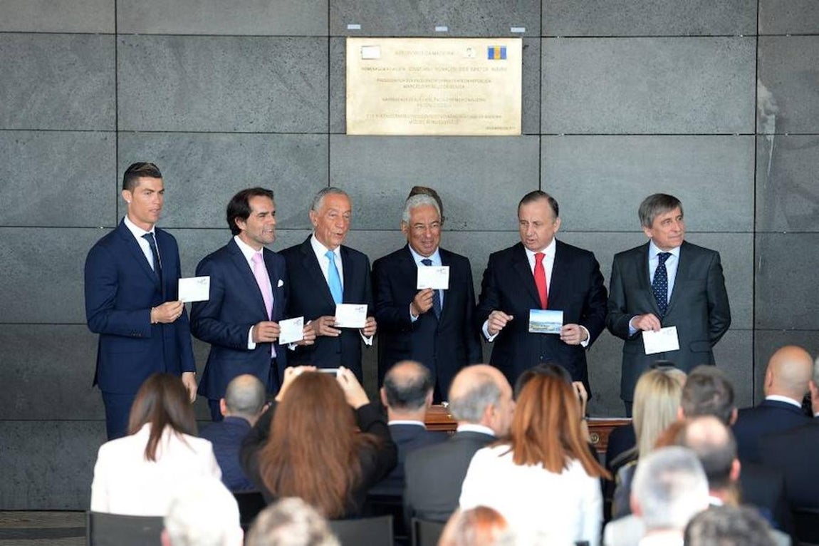 Es un justo homenaje a un gran madeirense y a un gran portugués» que además, dijo Albuquerque, «nunca dio la espalda a su región ni a su país», pese a ser «el mejor jugador del planeta». 