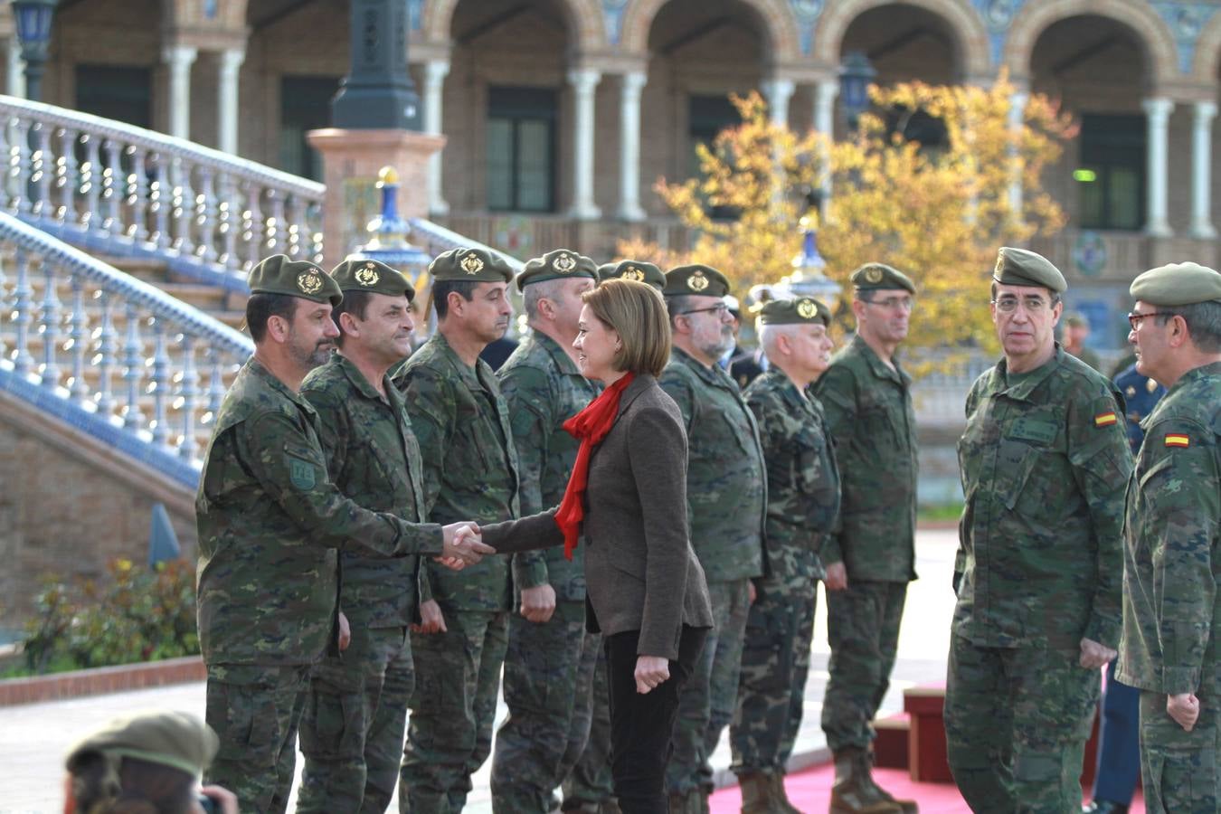 La visita de la ministra de Defensa al Cuartel General de la Fuerza Terrestre, en imágenes